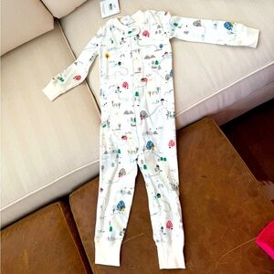 Hanna Andersson organic cotton one piece pajamas. Size 2. New with tags.